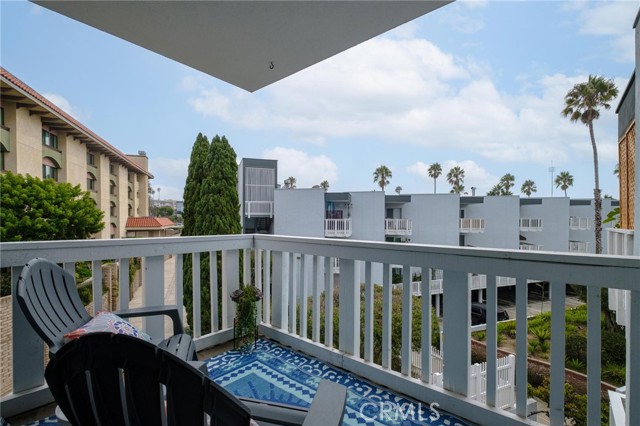 Detail Gallery Image 5 of 45 For 610 the Village #301,  Redondo Beach,  CA 90277 - 0 Beds | 1 Baths