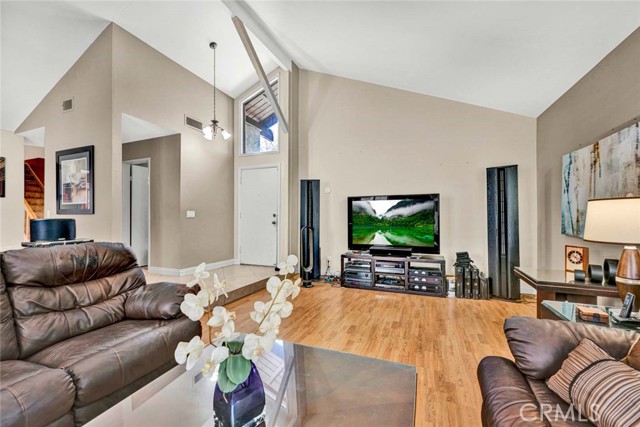 Detail Gallery Image 3 of 28 For 14211 Cherrywood, Tustin,  CA 92780 - 4 Beds | 2/1 Baths