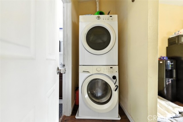 8876 Cypress Avenue, Riverside CA: https://media.crmls.org/medias/54dd9735-6afc-4f8a-8cc5-af94b6b5f8db.jpg
