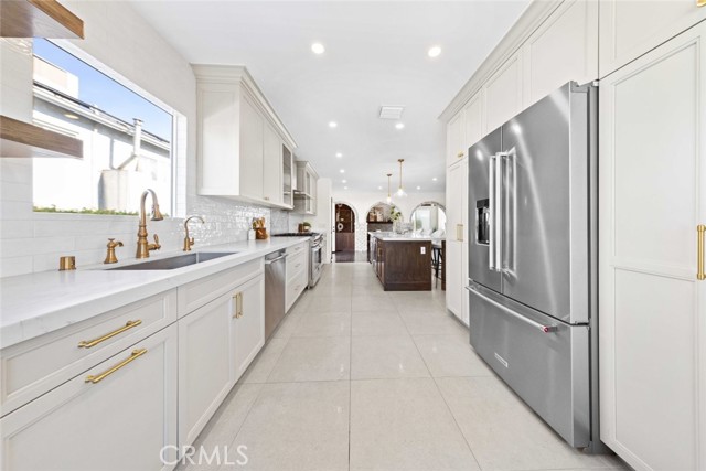 Detail Gallery Image 12 of 74 For 2950 N Lincoln St, Burbank,  CA 91504 - 3 Beds | 2 Baths