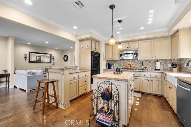 1372 W Sepulveda Street, San Pedro CA: https://media.crmls.org/medias/54de2996-afef-4219-b052-c2c76f9f545d.jpg