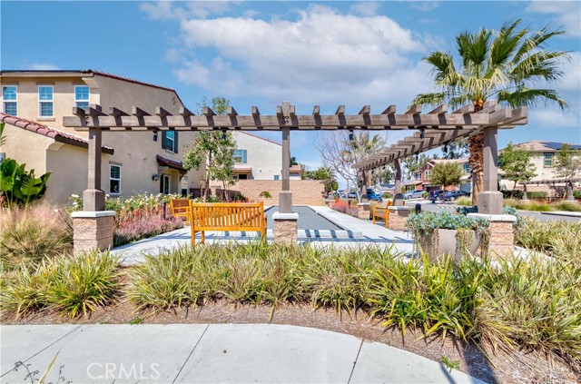 9795 Ardisia Street, Riverside CA: https://media.crmls.org/medias/54deb007-8a28-40b5-94fd-faa8728d7ede.jpg