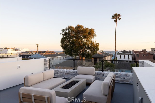 Detail Gallery Image 30 of 50 For 1313 Ocean Ave, Seal Beach,  CA 90740 - 3 Beds | 3/1 Baths