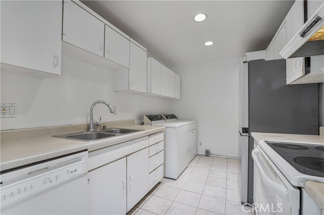 Detail Gallery Image 17 of 52 For 23675 Park Capri #24,  Calabasas,  CA 91302 - 2 Beds | 2 Baths