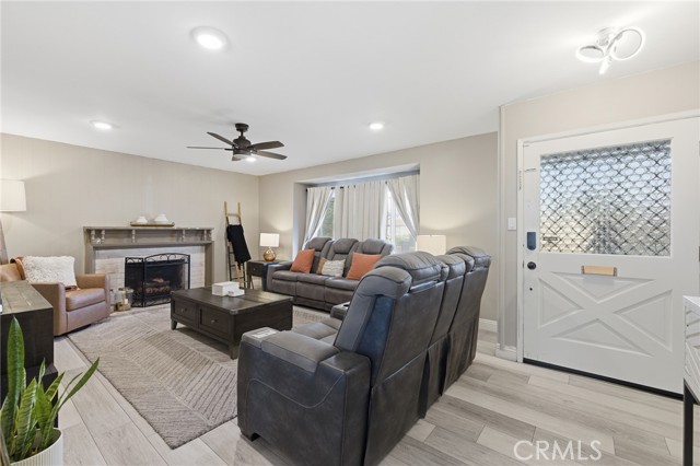 Detail Gallery Image 8 of 30 For 1300 Bluebell, Oxnard,  CA 93036 - 4 Beds | 2 Baths