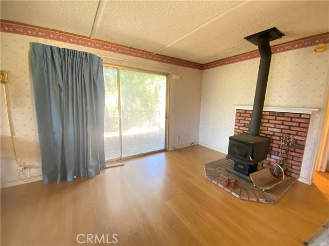 Detail Gallery Image 4 of 26 For 40842 Jean Rd, Oakhurst,  CA 93644 - 2 Beds | 2 Baths