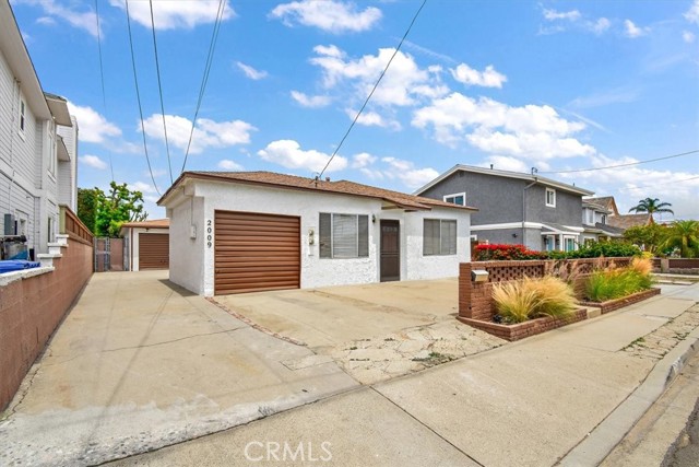 2009 Graham Avenue, Redondo Beach, California 90278, ,Residential Income,Sold,Graham,SB23143198