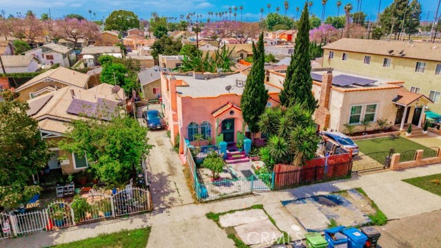 628 E 76th Place, Los Angeles CA: https://media.crmls.org/medias/54e33d89-e4ea-4059-9456-c170b1ed0c07.jpg