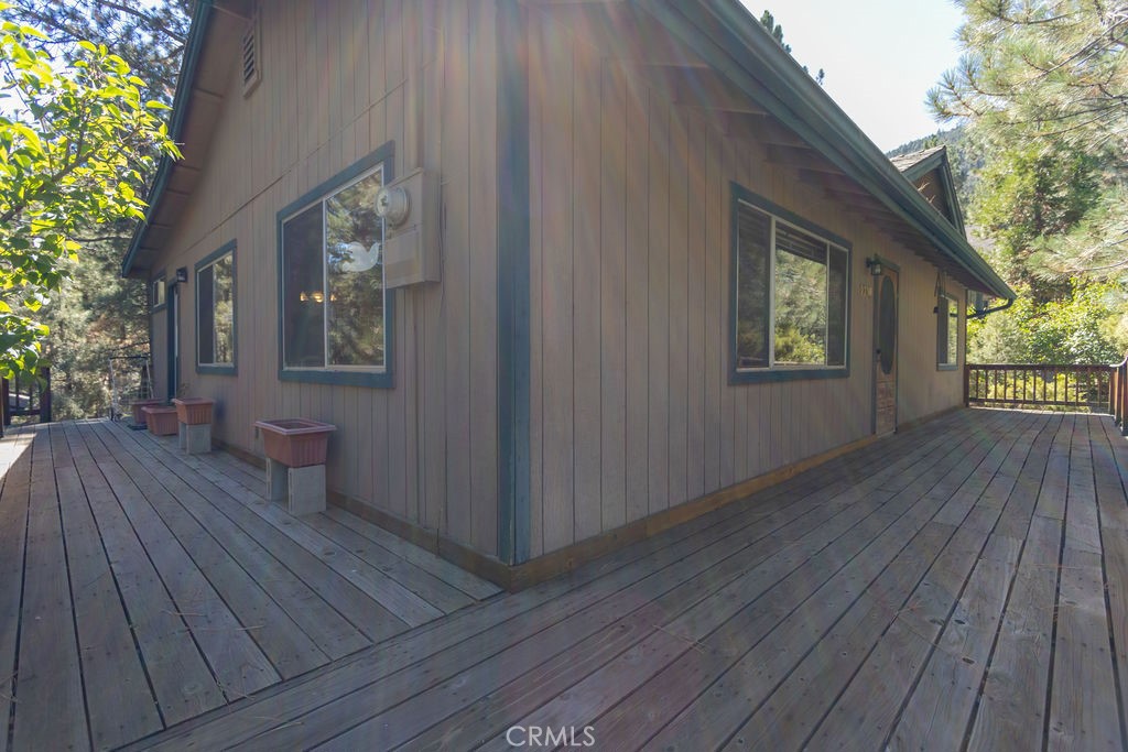 https://media.crmls.org/medias/54e364ff-c123-48c0-b103-ed233bf9e21e.jpg?preset=X-Large