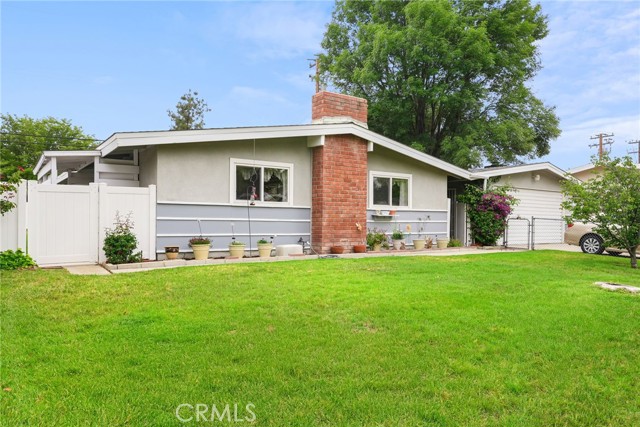 27439 Santa Clarita Road, Saugus CA: https://media.crmls.org/medias/54e422f0-aacd-499c-b841-a9570ad4f9eb.jpg