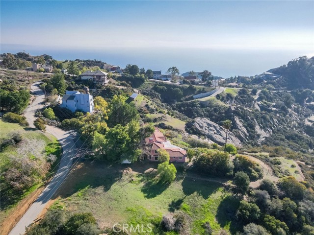 Detail Gallery Image 3 of 74 For 135 Loma Metisse Rd, Malibu,  CA 90265 - 5 Beds | 5 Baths