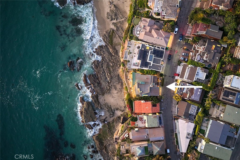 https://media.crmls.org/medias/54e4e940-ffda-4505-a067-58ac39a9e147.jpg?preset=X-Large