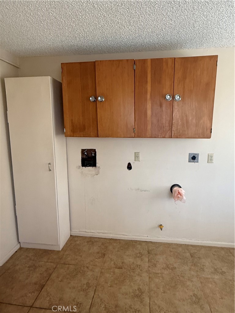 https://media.crmls.org/medias/54e4f043-ccc8-4ddf-8870-e8abd5e6b8fc.jpg?preset=X-Large
