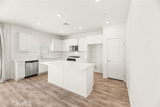 Detail Gallery Image 17 of 51 For 28357 28357 Cats Claw, Winchester,  CA 92596 - 3 Beds | 2/1 Baths