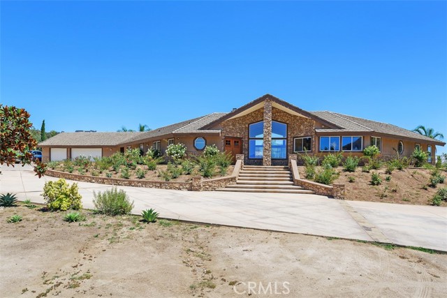 37789 Avenida La Cresta, Murrieta CA: https://media.crmls.org/medias/54e6b5d5-2d78-4e9f-9c49-fcedb3cfeaeb.jpg