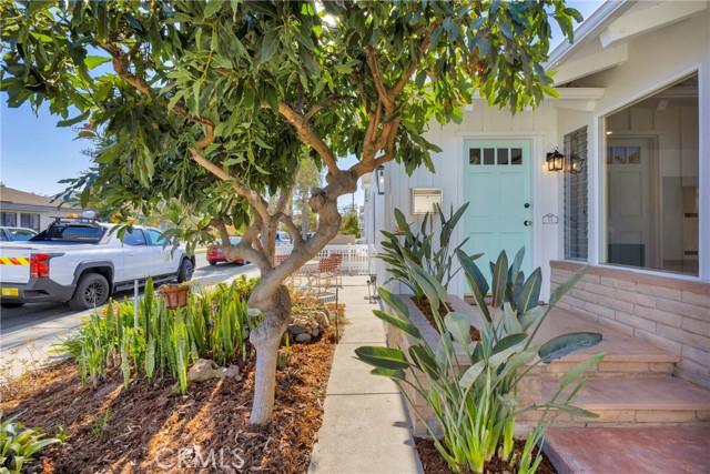 Detail Gallery Image 5 of 39 For 313 14th St, Seal Beach,  CA 90740 - 3 Beds | 2 Baths