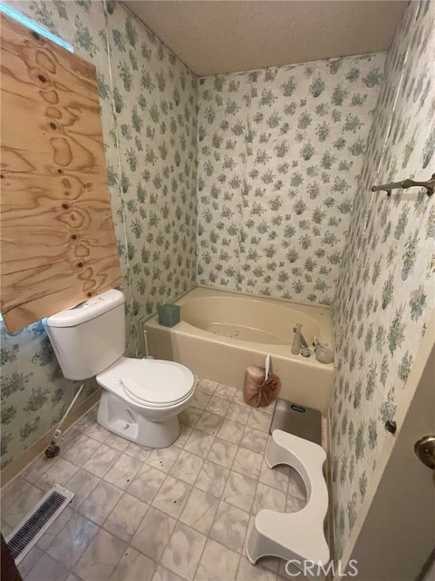Detail Gallery Image 23 of 32 For 3855 Lakeview Ter, Lucerne,  CA 95458 - 2 Beds | 2 Baths