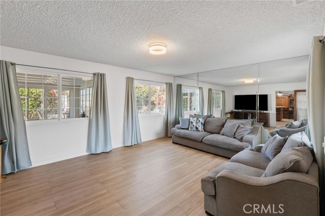 Detail Gallery Image 8 of 41 For 5950 Argyle, San Bernardino,  CA 92404 - 3 Beds | 3 Baths