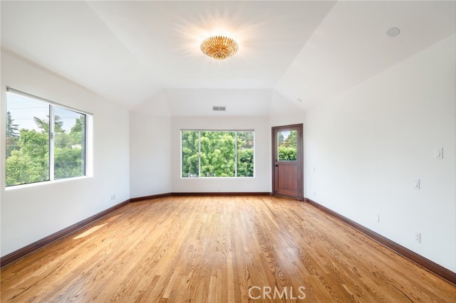 Detail Gallery Image 25 of 39 For 1949 N Catalina Street, –,  CA 90027 - 6 Beds | 5 Baths