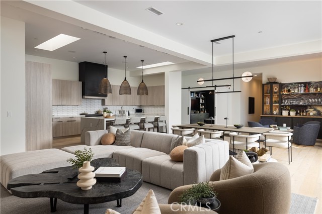 Detail Gallery Image 20 of 44 For 1615 Anita Ln, Newport Beach,  CA 92660 - 4 Beds | 4/1 Baths