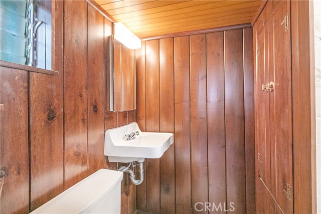 187 Cedar Circle Circle, Lake Arrowhead CA: https://media.crmls.org/medias/54ea598d-b95d-4b0f-82a6-af720760e1c5.jpg