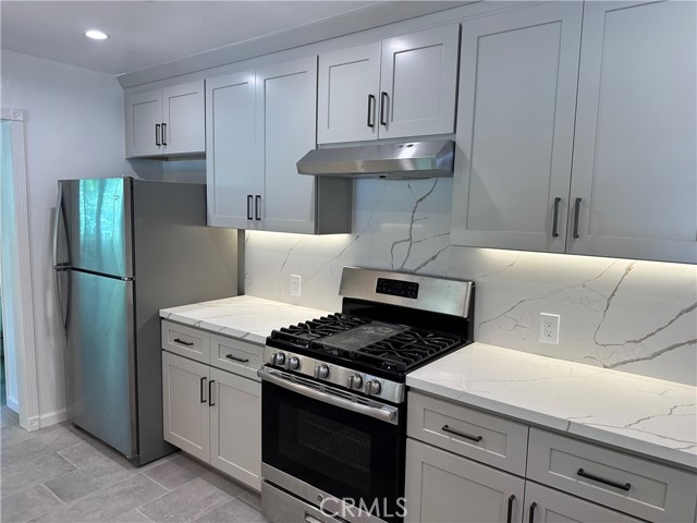Detail Gallery Image 16 of 47 For 5369 Topeka Dr, Tarzana,  CA 91356 - 3 Beds | 2/1 Baths