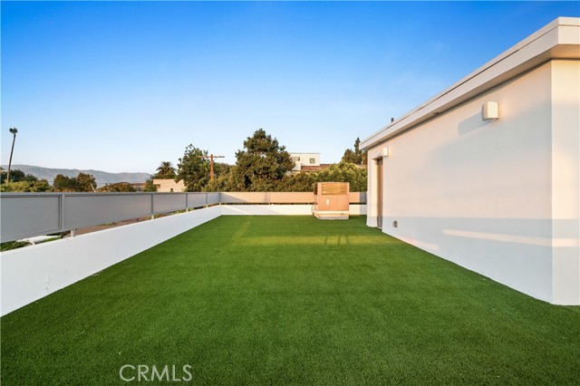 Detail Gallery Image 32 of 32 For 10857 Morrison #1/2,  North Hollywood,  CA 91601 - 4 Beds | 3 Baths