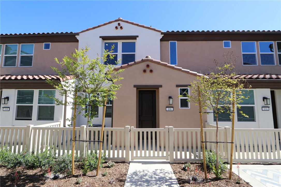 Detail Gallery Image 1 of 18 For 3943 Lavine Way #106,  Corona,  CA 92883 - 3 Beds | 2/1 Baths