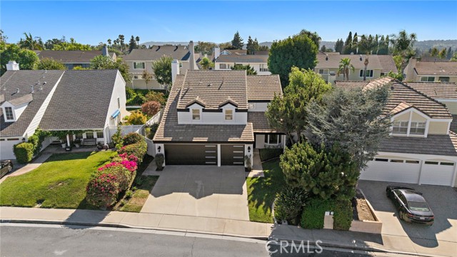 24641 Paige Circle, Laguna Hills CA: https://media.crmls.org/medias/54eb9a3e-92cb-4676-9346-c70579d9a7c2.jpg