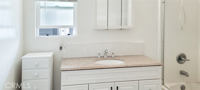 Detail Gallery Image 12 of 19 For 1134 E Chestnut St, Glendale,  CA 91205 - 2 Beds | 1 Baths