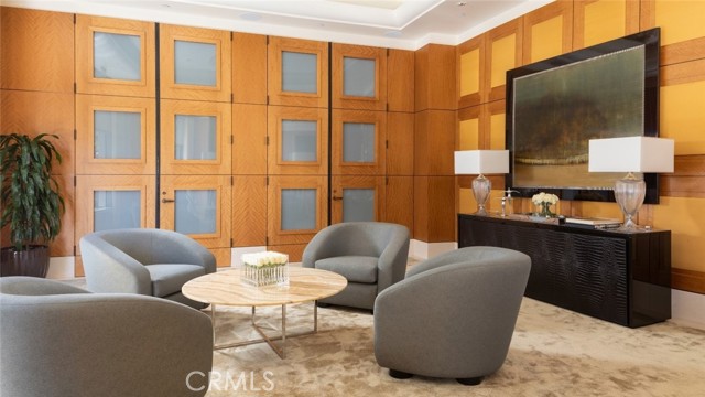 10776 Wilshire Boulevard, Los Angeles CA: https://media.crmls.org/medias/54ec5f8b-7200-4734-8ac0-b217a4f92452.jpg