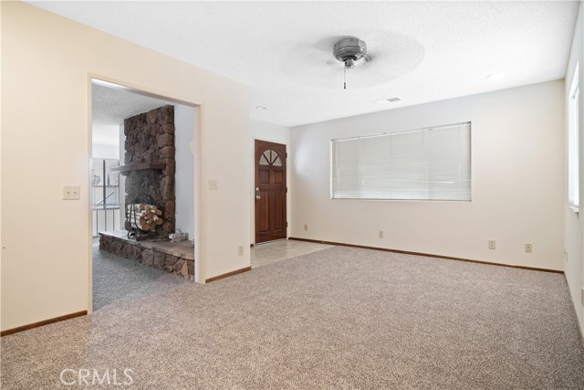 5422 Golondrina Drive, San Bernardino CA: https://media.crmls.org/medias/54ec98b6-e9ea-47ac-a8d6-3b2d8e973f02.jpg