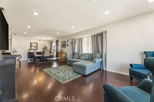 Detail Gallery Image 3 of 35 For 598 S 2nd #D,  Alhambra,  CA 91801 - 2 Beds | 2 Baths