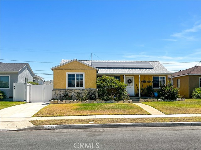 15308 Cimarron Avenue, Gardena CA: https://media.crmls.org/medias/54ecde8d-0b7f-41ae-9e15-9383d3de8d66.jpg