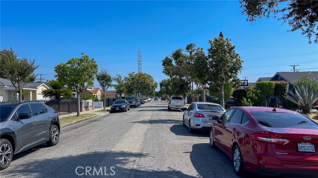 8933 Bowman Avenue, South Gate CA: https://media.crmls.org/medias/54ece1f9-03b3-40e5-969a-08da872b57ab.jpg
