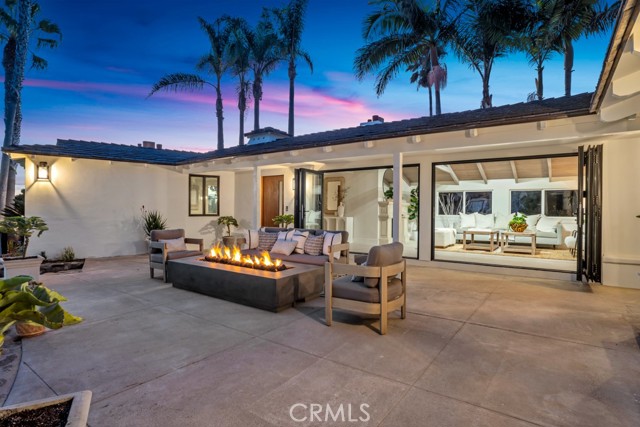 10 Camel Point, Laguna Beach CA: https://media.crmls.org/medias/54ed065a-aaff-460e-9243-172bf5211e2b.jpg