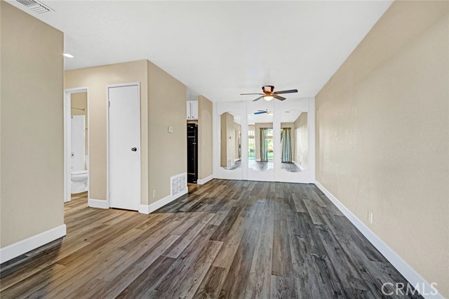 Image 6 for 420 Villa CT #105