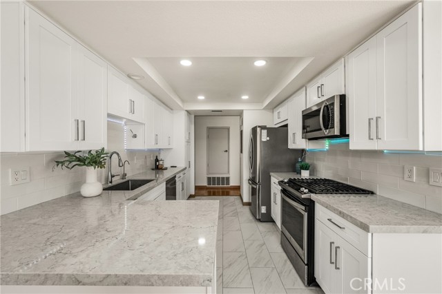 Detail Gallery Image 14 of 45 For 6 Whitecloud, Irvine,  CA 92614 - 3 Beds | 2 Baths