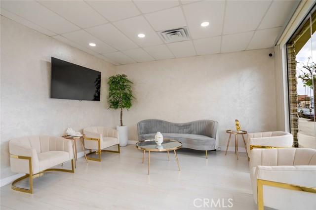  Commercial for Sale in Encino, California