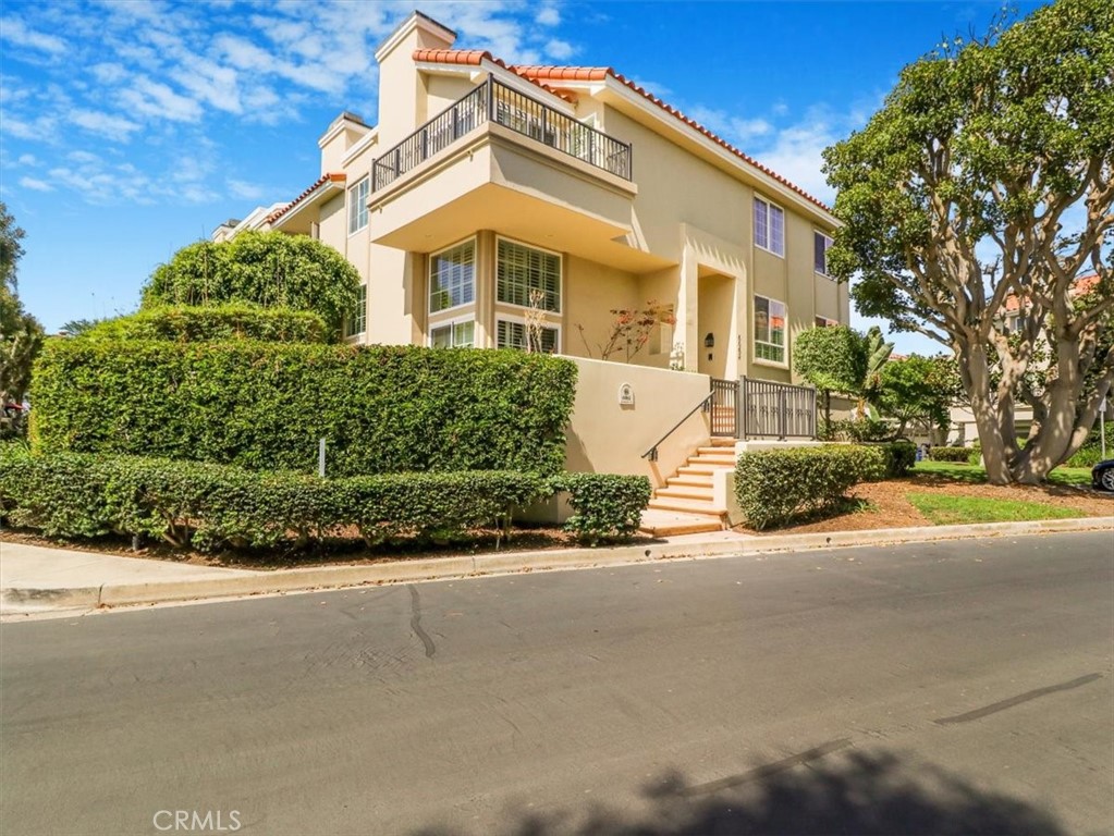6062 Panorama Drive