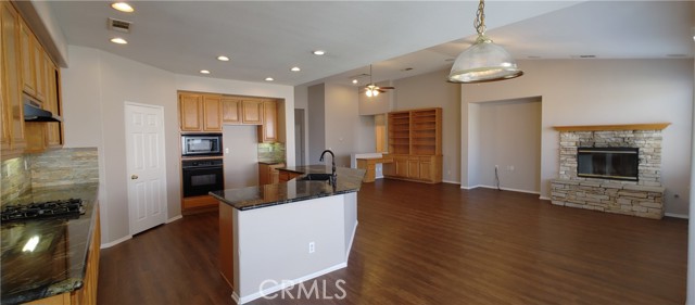 Detail Gallery Image 6 of 10 For 12762 Longhorne, Corona,  CA 92880 - 4 Beds | 3 Baths