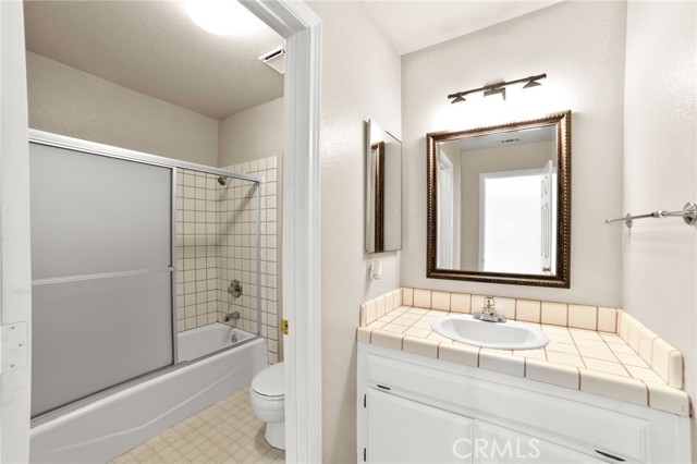 17800 Rancho Bonita Road, Victorville CA: https://media.crmls.org/medias/54ef59ed-4ec2-490a-86b2-cde6c7a2abf3.jpg