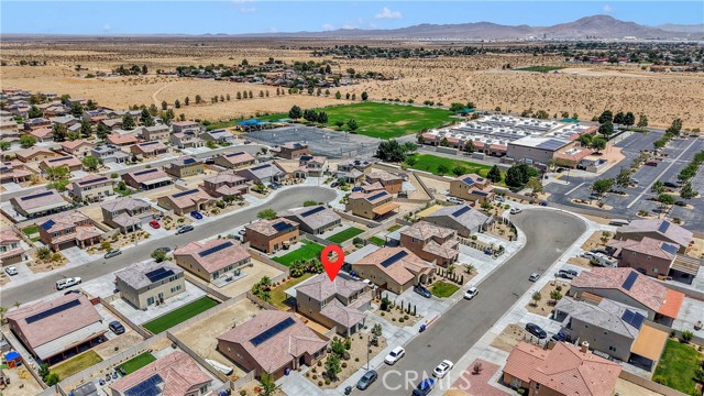 10562 Chevron Court, Adelanto CA: https://media.crmls.org/medias/54ef7f26-21c8-450a-b87d-082687be688e.jpg