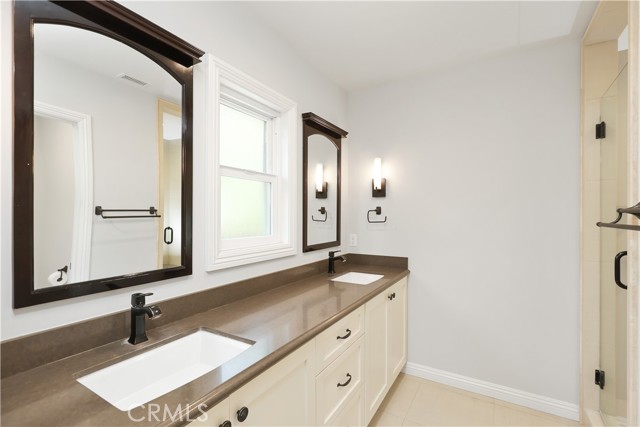 Detail Gallery Image 32 of 43 For 933 W Riviera Dr., Santa Ana,  CA 92705 - 3 Beds | 2/1 Baths