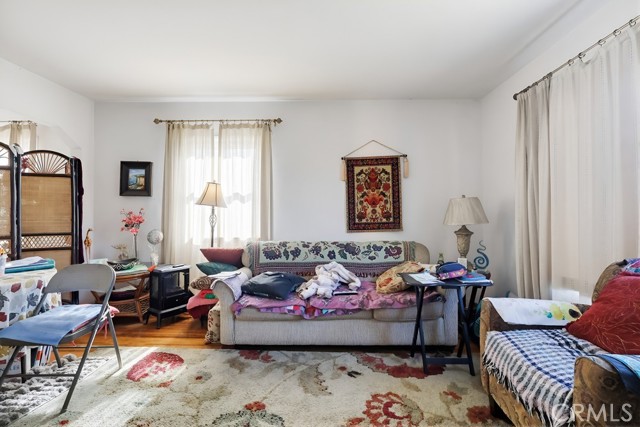 9132 Crenshaw Boulevard, Inglewood CA: https://media.crmls.org/medias/54f117d7-e087-47cd-9820-573aeffec43c.jpg