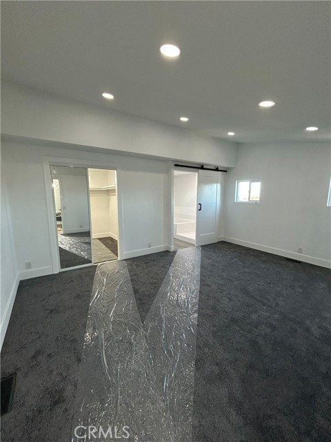 Detail Gallery Image 4 of 12 For 10421 El Centro, Oak Hills,  CA 92344 - 3 Beds | 3 Baths