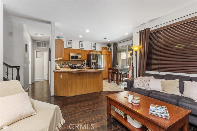 23 Red Coat Place, Irvine CA: https://media.crmls.org/medias/54f17208-497c-4662-a3a7-e0a09db6f310.jpg