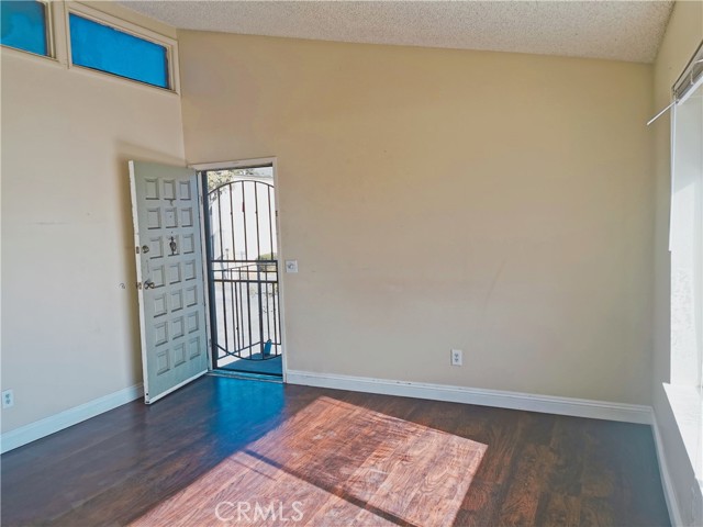 Detail Gallery Image 3 of 13 For 2350 Osbun Rd #42,  San Bernardino,  CA 92404 - 1 Beds | 1 Baths
