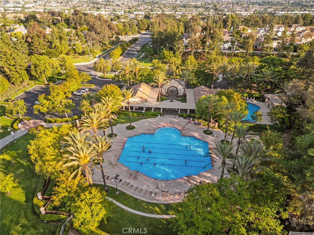 https://media.crmls.org/medias/54f31a95-df17-4d3f-b9b9-46e87936820d.jpg?preset=X-Large