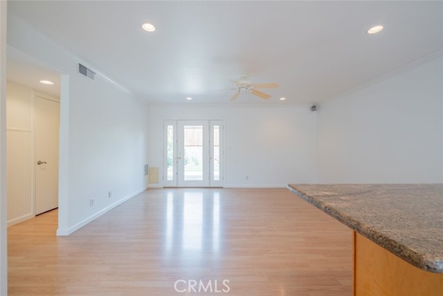 Detail Gallery Image 13 of 33 For 1046 Royal Oaks Dr #B,  Monrovia,  CA 91016 - 3 Beds | 2/1 Baths